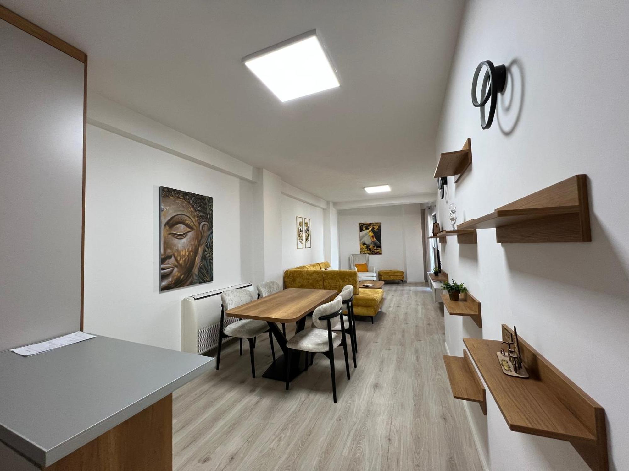 Apartament Dennys New Bazaar Delight Tirana